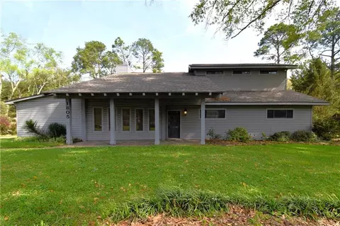 1805 Horseshoe Dr, Alexandria, LA 71301