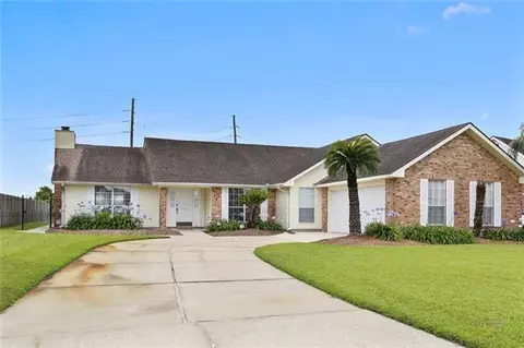 3505 Lake Lynn Dr, Gretna, LA 70056
