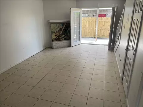 1248 Aberdeen Dr, Harvey, LA 70058 photo 2