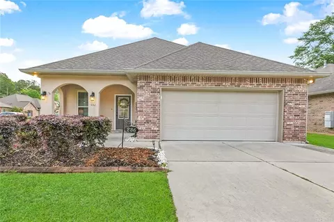 236 Knoll Pine Cir, Covington, LA 70435 photo 1