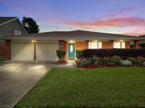 4204 Beaune Dr, Kenner, LA 70065 photo 1