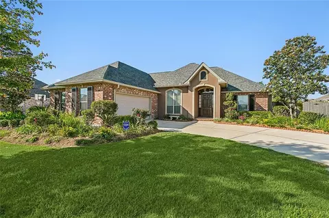 208 Lac Cypriere Dr, Luling, LA 70070 photo 1
