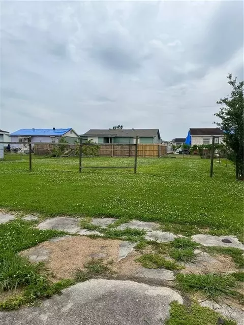 2073 Lincolnshire Dr, Marrero, LA 70072