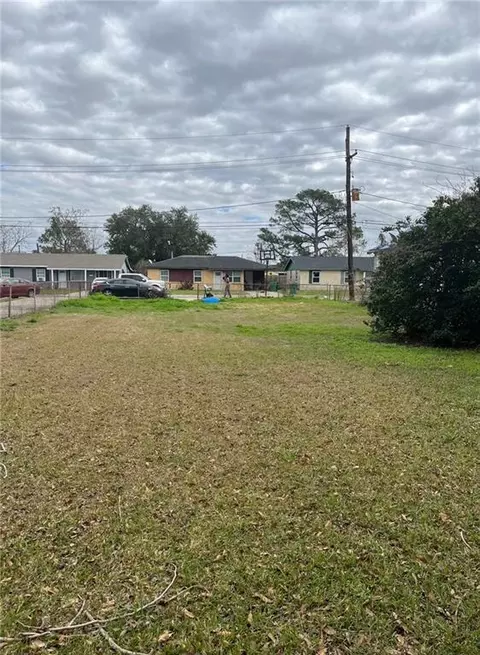 1308 Silver Lilly Ln, Marrero, LA 70072