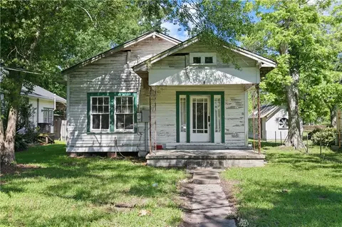 540 Lafitte St, Mandeville, LA 70448 photo 1