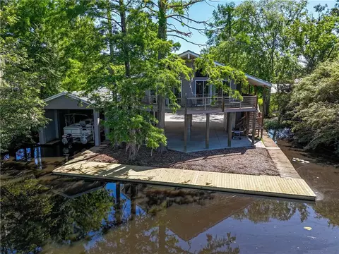 20481 Lynda Dr, Springfield, LA 70462 photo 1