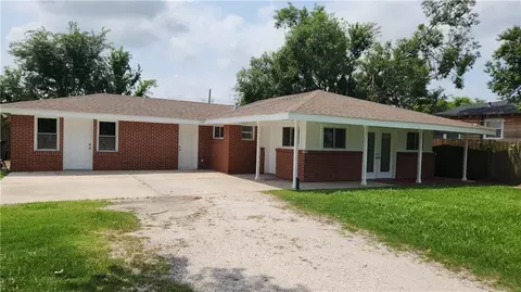 2041 Beachhead Ln, Violet, LA 70092 photo 1