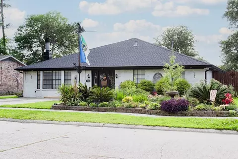 1541 Queens Dr, Slidell, LA 70458 photo 1