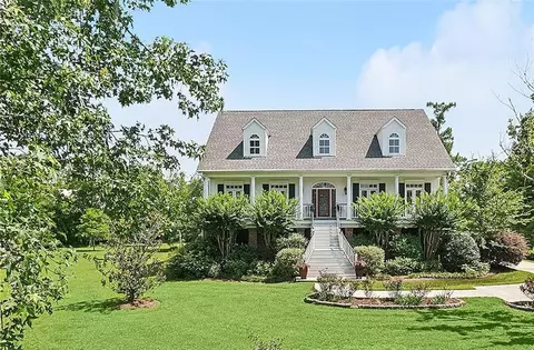 460 E Chase Ct, Mandeville, LA 70448 photo 1