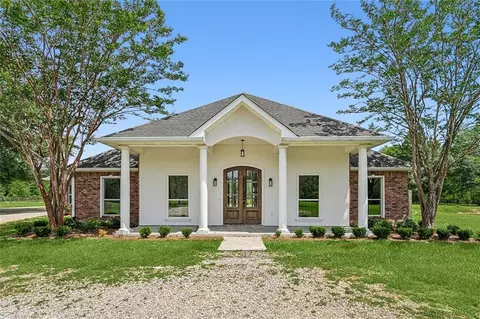 135 Warrior Trce, Covington, LA 70435 photo 1