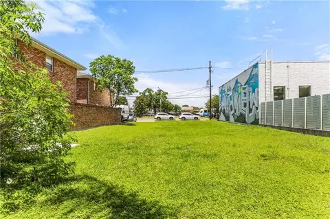 210 Allen Toussaint Blvd, New Orleans, LA 70124