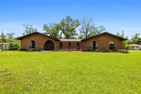 20493 Carpenter Rd, Springfield, LA 70462 photo 1