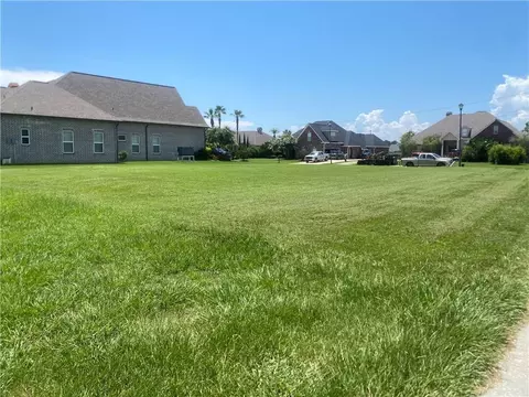 266 E Augusta Ln, Slidell, LA 70458 photo 4