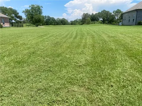 266 E Augusta Ln, Slidell, LA 70458 photo 2