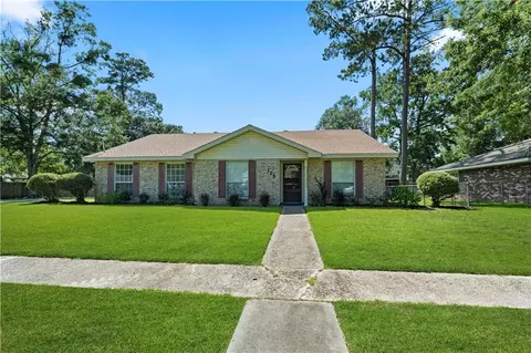 125 Chestnut St, Mandeville, LA 70471 photo 1