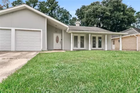 311 Foxcroft Dr, Slidell, LA 70461 photo 1