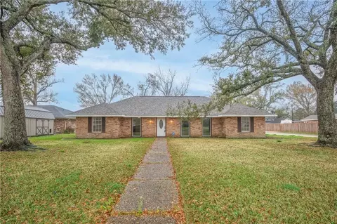 202 Devon Rd, Laplace, LA 70068 photo 1