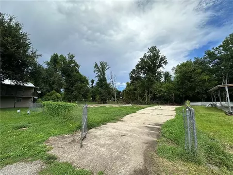 101 Sharon Ave, Boutte, LA 70039