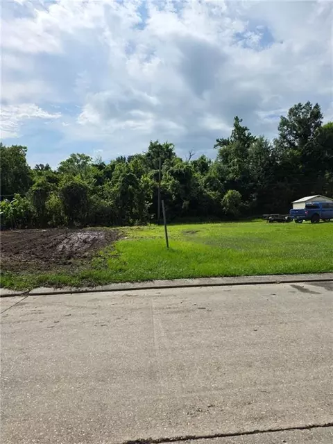 176 Boutte Estates Dr, Boutte, LA 70039