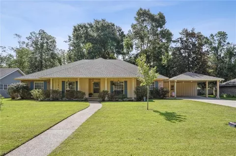 555 Barbara Pl, Mandeville, LA 70448 photo 1