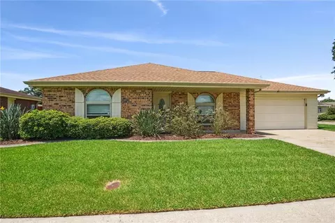 5200 Willowtree Rd, Marrero, LA 70072 photo 1