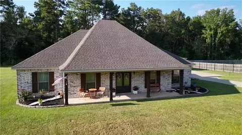 3020 Theo Dr, Deville, LA 71328 photo 1