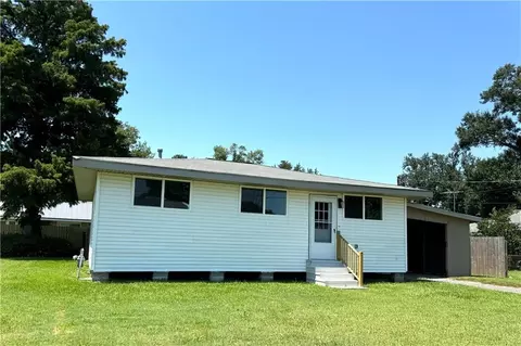 458 W Maple Loop Dr, Laplace, LA 70068 photo 1