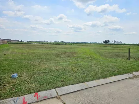 2505 Bellevue Lakes St, Paulina, LA 70763