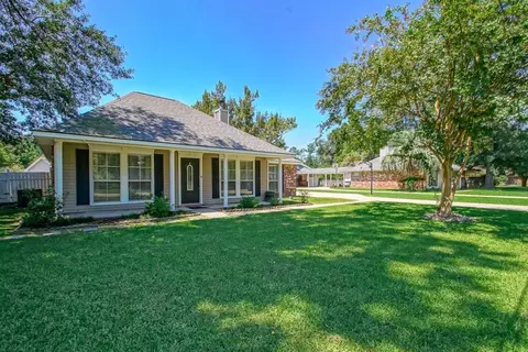 27651 Country Dr, Walker, LA 70785 photo 1