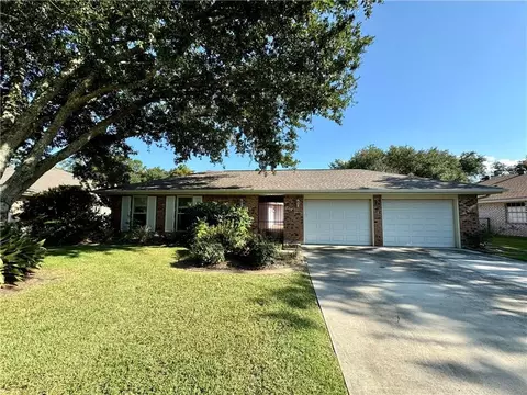 214 Devon Rd, Laplace, LA 70068 photo 1
