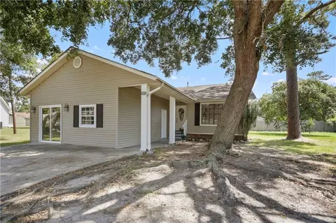 204 Greencrest Ct, Slidell, LA 70458 photo 1