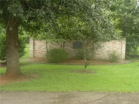 Northwest Railroad Street, Ponchatoula, LA 70454