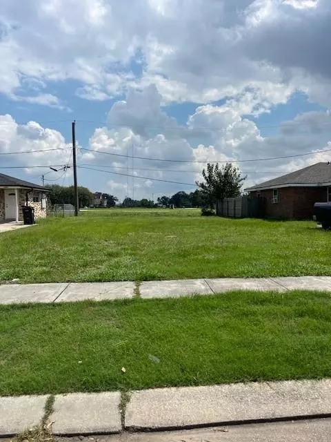 4001-03 Jupiter St, Chalmette, LA 70043