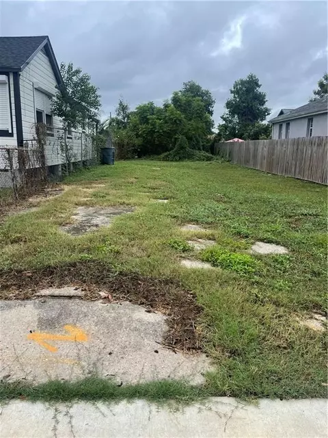 4622 Allen St, New Orleans, LA 70122