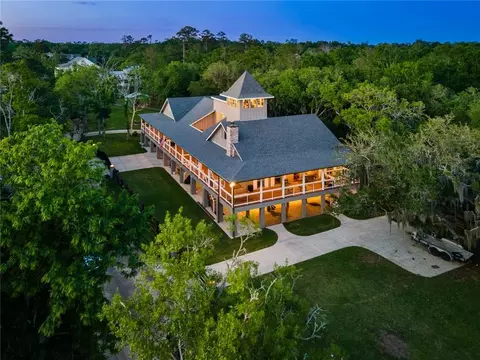 115 Holly St, Mandeville, LA 70448