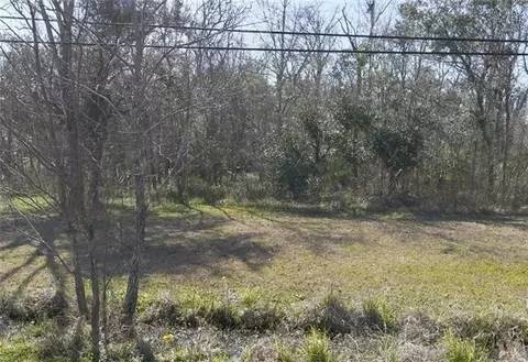 76801 Willow Dr, New Orleans, LA 70131
