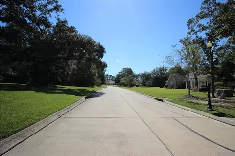 1233 Bluffs Dr, Slidell, LA 70461 photo 5