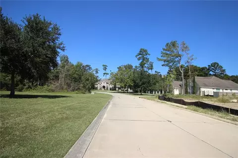 1233 Bluffs Dr, Slidell, LA 70461 photo 4