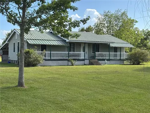 3328 Bayou Rd # -A, Saint Bernard, LA 70085