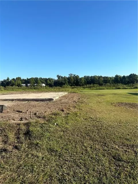 196 Bazile Dr, Braithwaite, LA 70040
