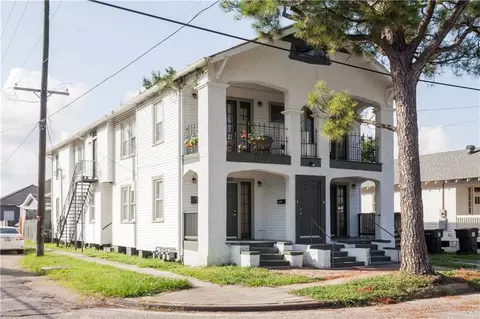 2933 Pine St, New Orleans, LA 70125