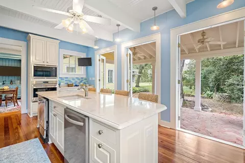 Kitchen - 70511 Riverside Dr, Covington, LA 70433 photo 2 of 4