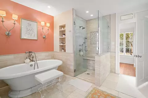 Bath - 70511 Riverside Dr, Covington, LA 70433 photo 1 of 4