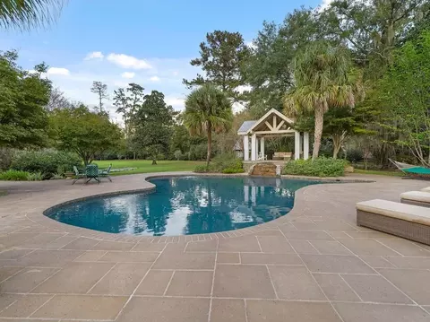 Exterior - 70511 Riverside Dr, Covington, LA 70433 photo 7 of 10