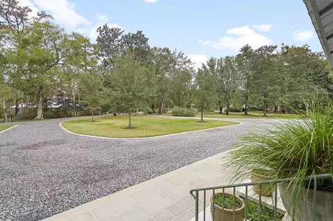 Exterior - 70511 Riverside Dr, Covington, LA 70433 photo 2 of 10