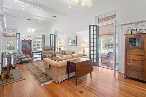 Living - 70511 Riverside Dr, Covington, LA 70433 photo 2 of 3