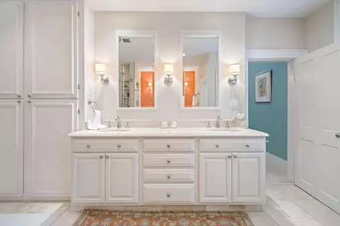 Bath - 70511 Riverside Dr, Covington, LA 70433 photo 2 of 4