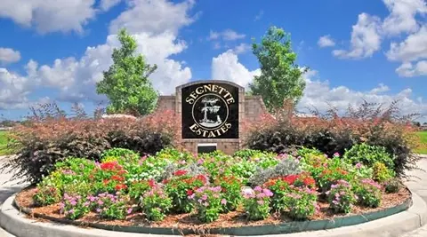 6 Widgeon Dr, Westwego, LA 70094