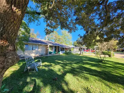 1433 Plantation Dr, Alexandria, LA 71303