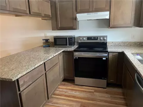 Kitchen - 300 Duke Dr, Kenner, LA 70065 photo 6 of 7